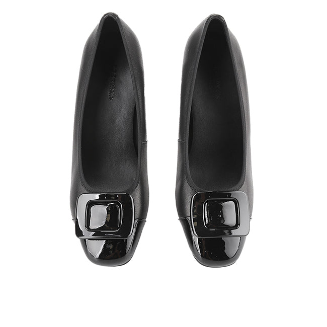 Agatha Lorena In Black