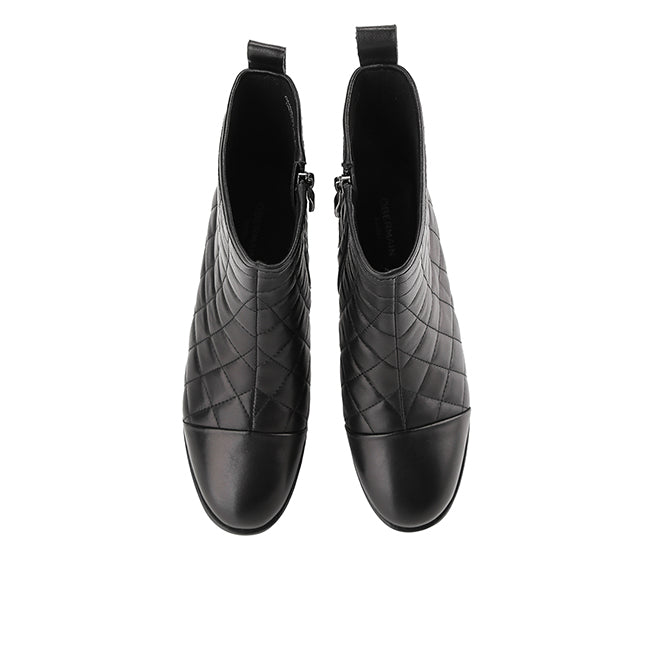 Anella Cooper In Black