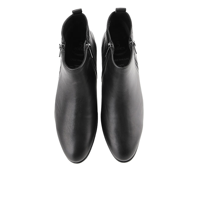 Genia Rocca In Black