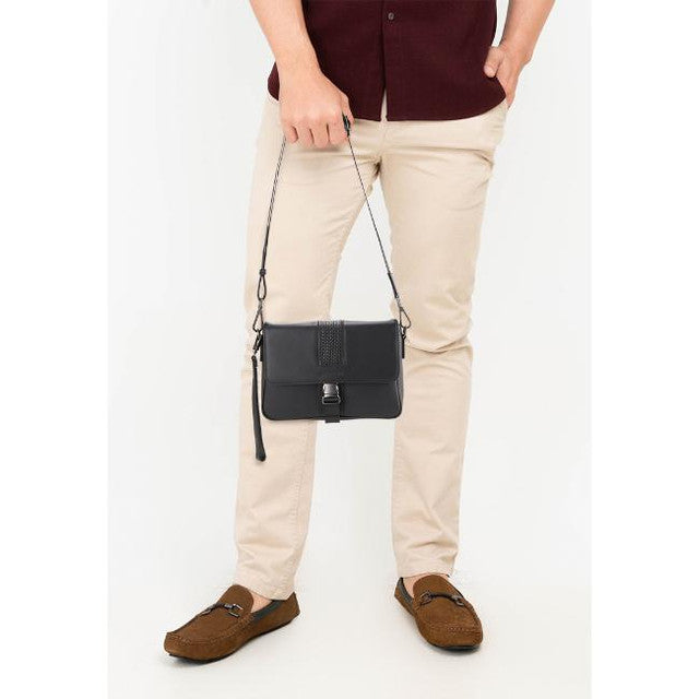 Obermain Tas Pria Larry Clutch-L In Black