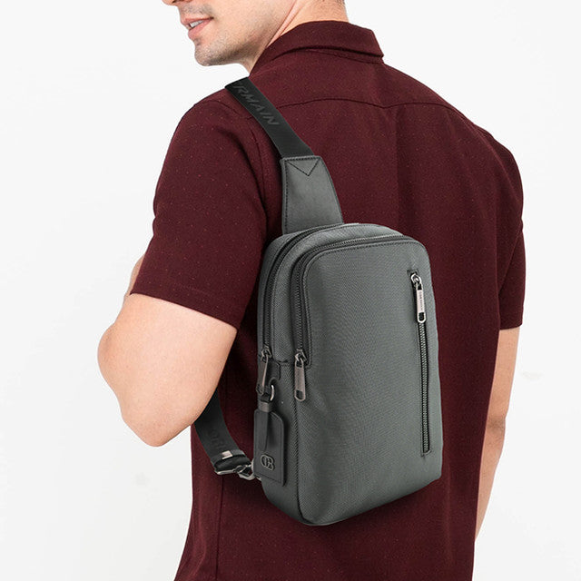 Jeremy Chest Bag In Black