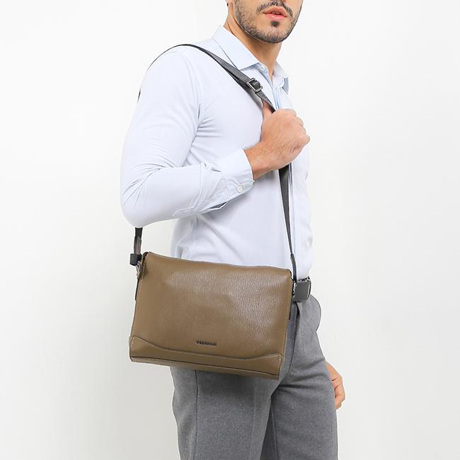 Obermain Tas Pria River Messenger Bag-L In Khaki