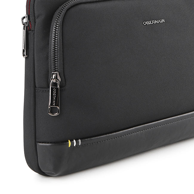 Roman Clutch In Black