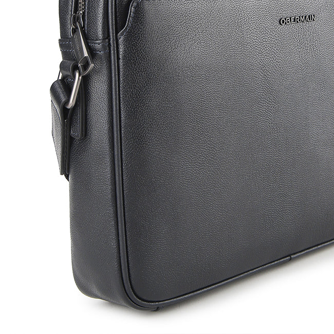 Stone Messenger Bag-L In Navy