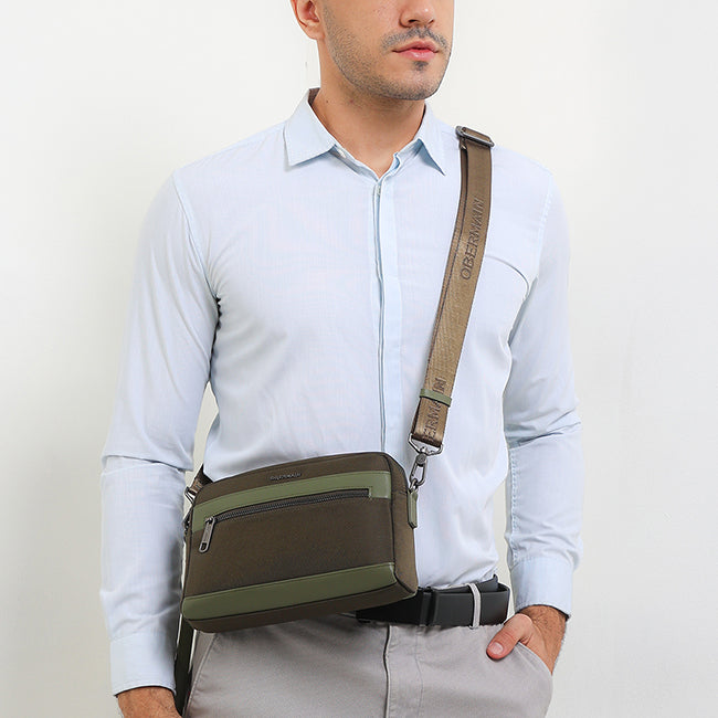 Darian Clutch In Olive