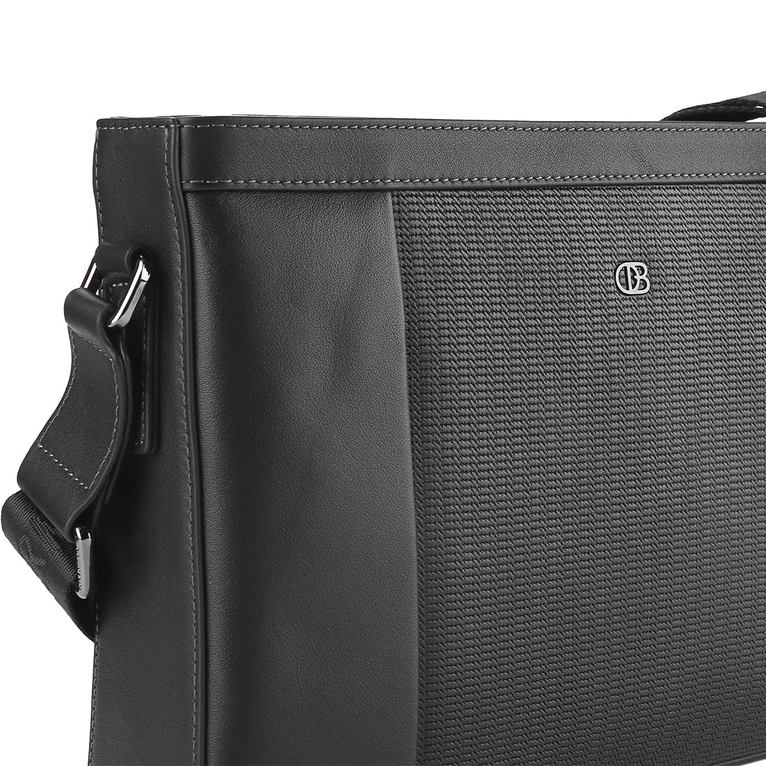 Obermain Men Delroy Messenger Bag-L In Black