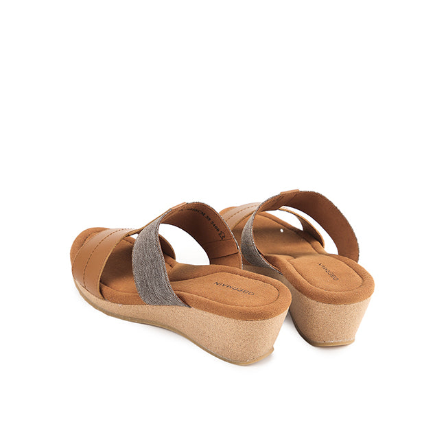 Jasmin Heydi In Camel