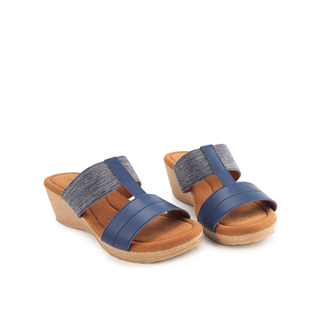 Jasmin Heydi In Navy