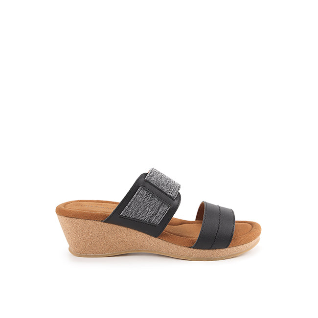 Jasmin Henri In Black