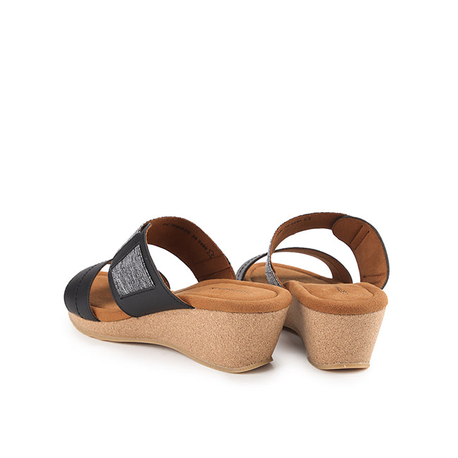 Jasmin Henri In Black