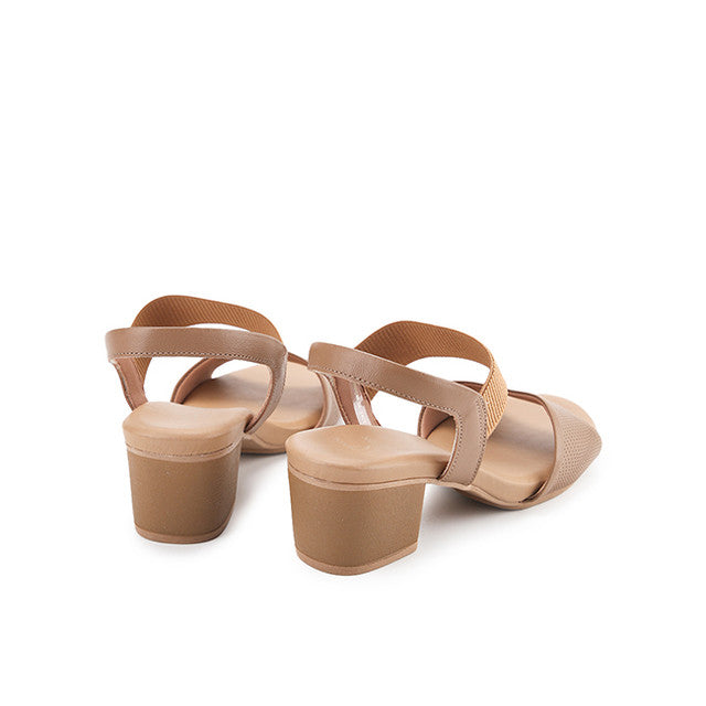 Monna Gitel In Camel