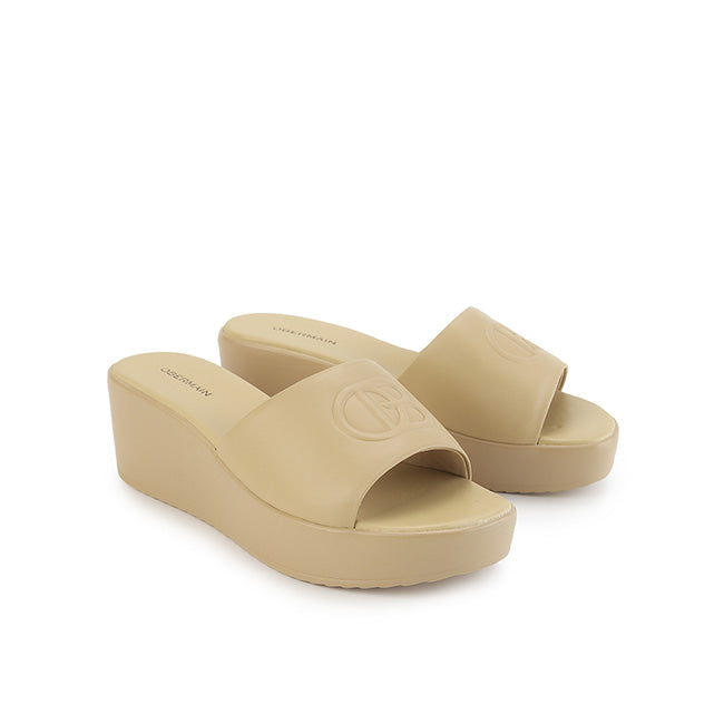 Maura Paige In Yellow