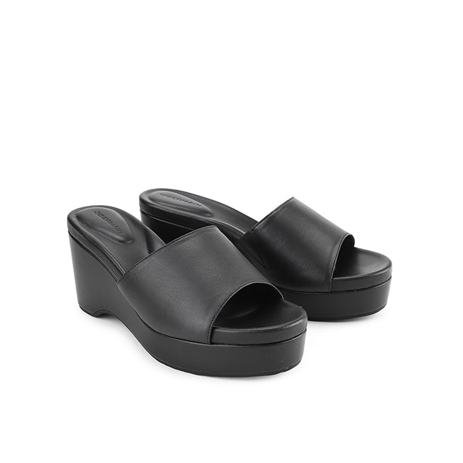 Millie Elara In Black