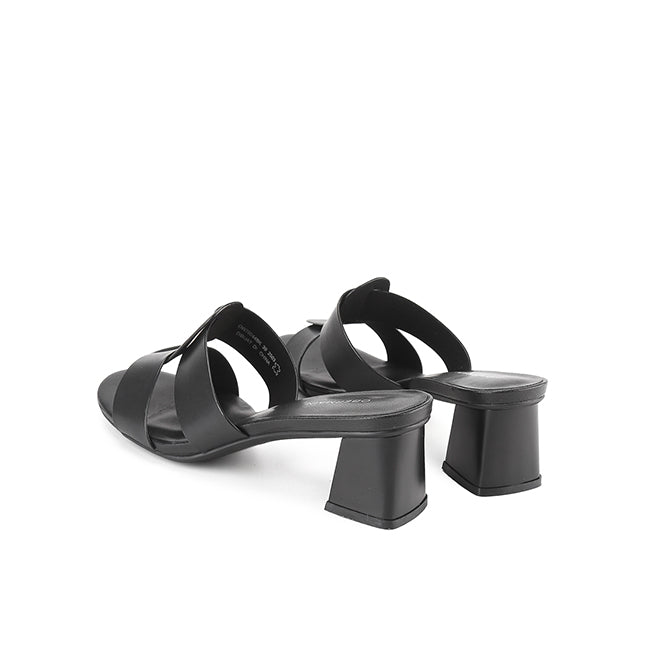 Poppy Belle In Black