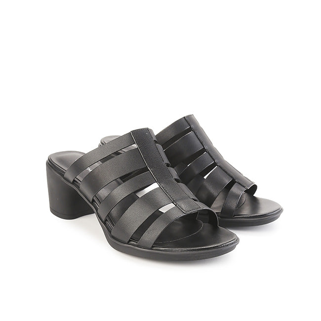 Regina Clara In Black