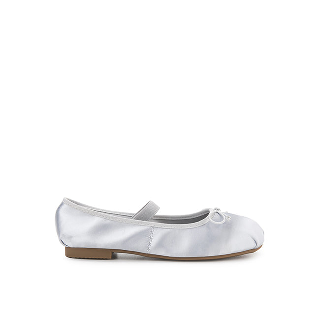 Playboy Wanita Flats Terra