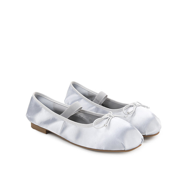 Playboy Wanita Flats Terra