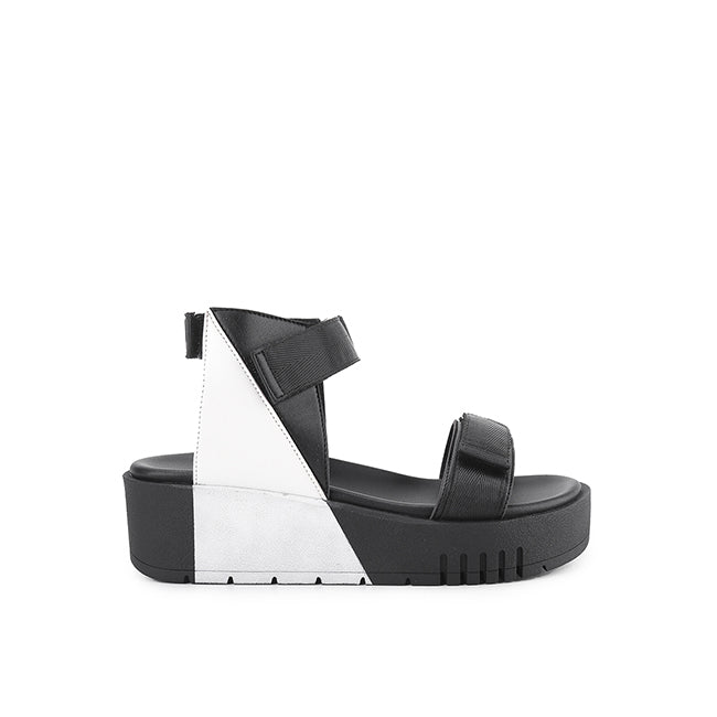 Athea In Black/White