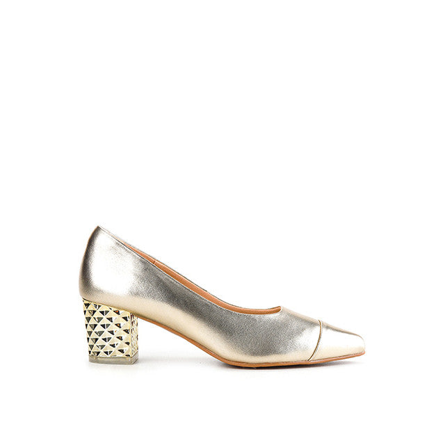 Alexis Dalia In Gold