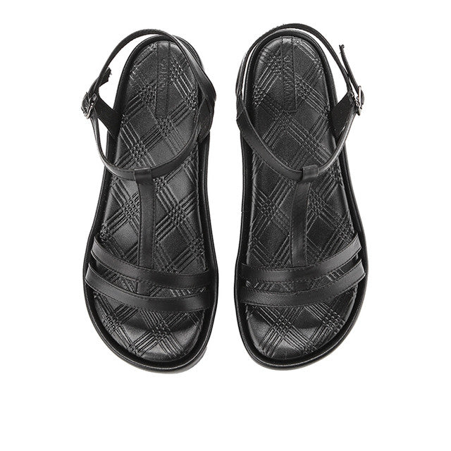 Maylin Floda In Black