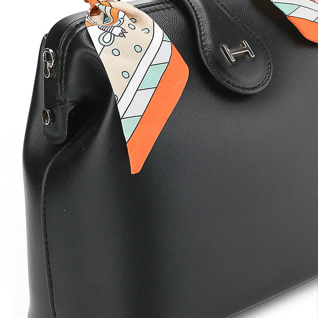 Dion Top Handle L In Black