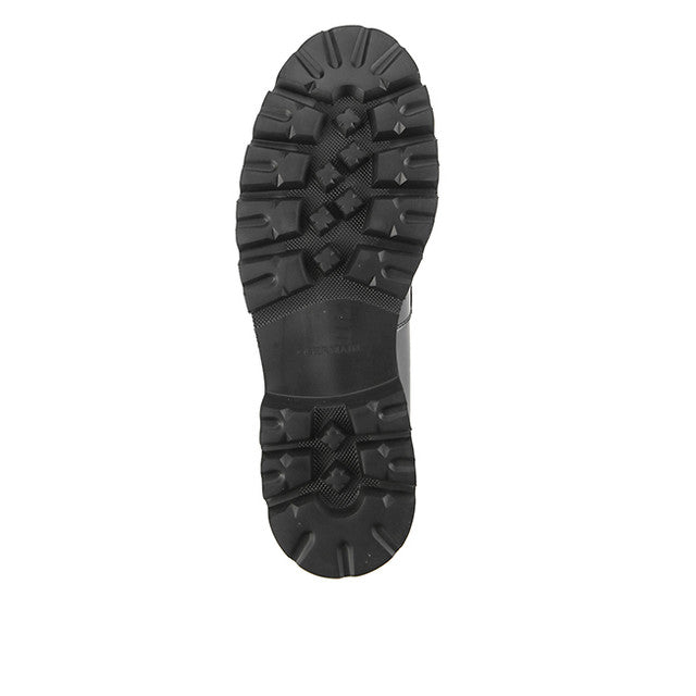 Billy Davon In Black