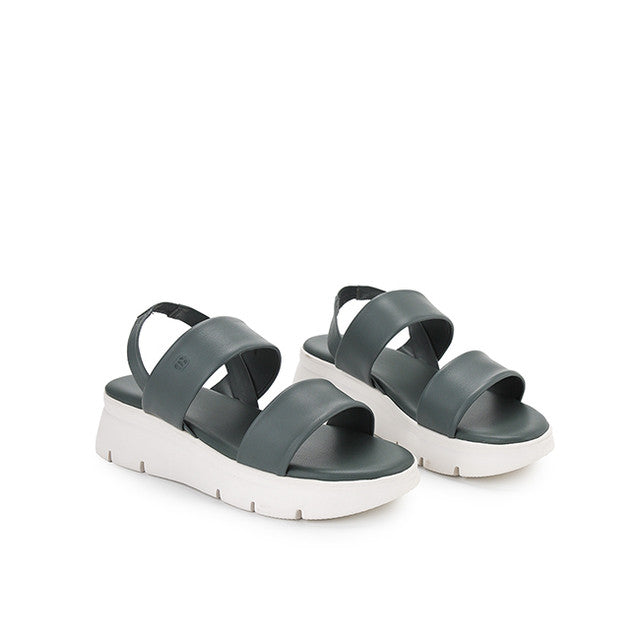 Nicky Holden In Green