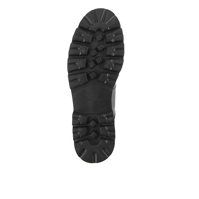 Billy Dasan In Black