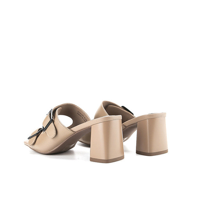 Marisa Ginna In Taupe