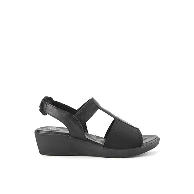 Macha Darcy In Black