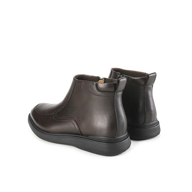 Alpha Zip Boots In Coffee