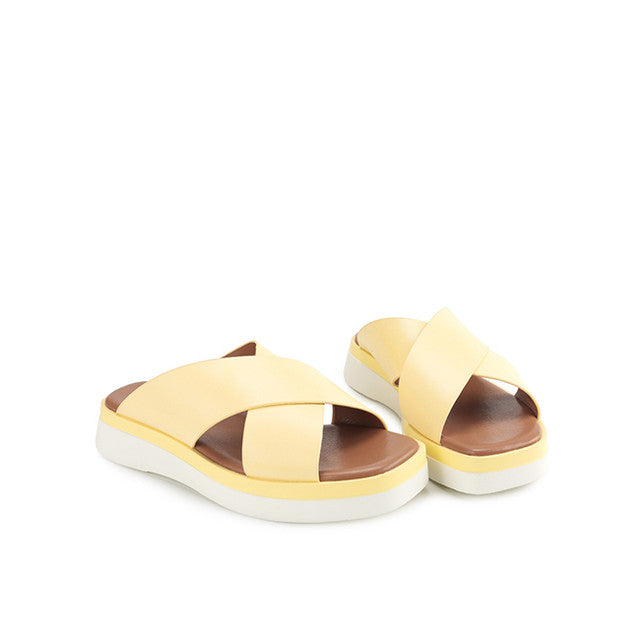 Marie Donah In Yellow