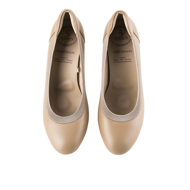 Earlene Adriana In Almond