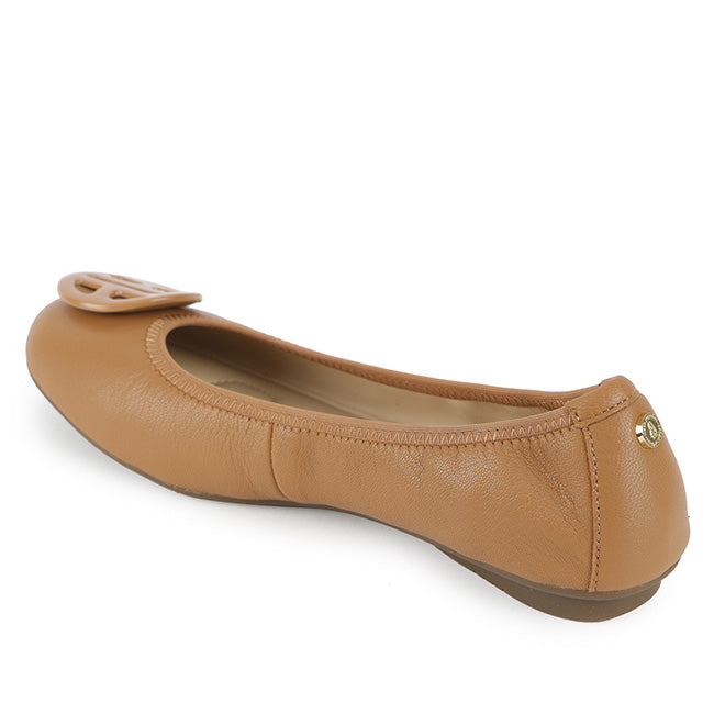 Hush Puppies Sepatu Flats Wanita Samantha In Camel