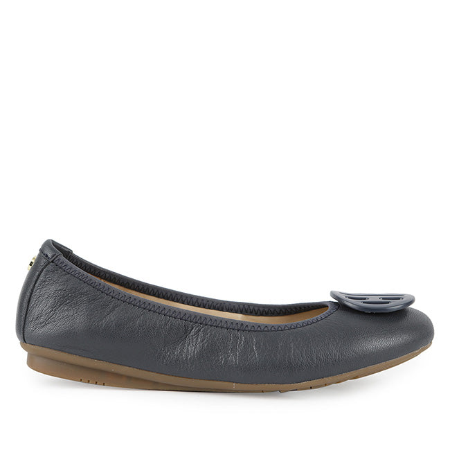 Hush Puppies Sepatu Flats Wanita Samantha In Dark Blue