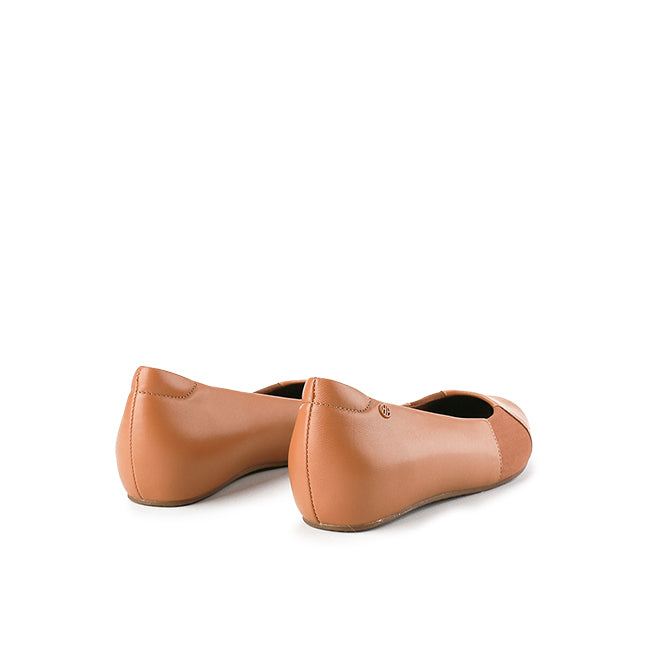 Diane Umma In Camel