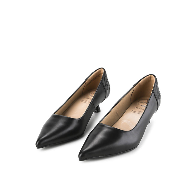 Aneta Genilia In Black