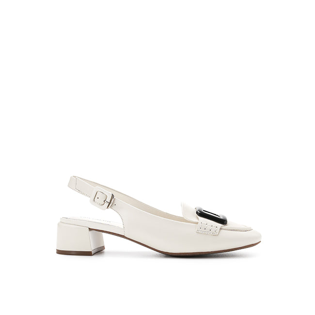 Bonnie Ginna In Off White