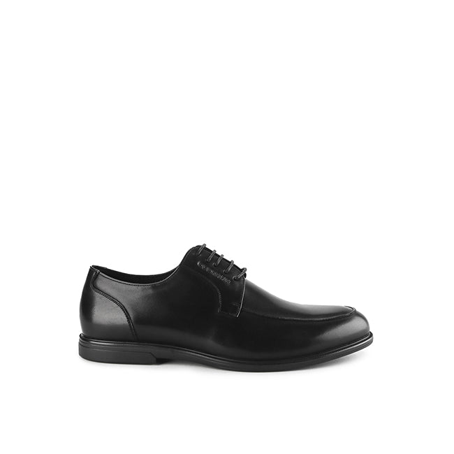 Albin Henrick In Black