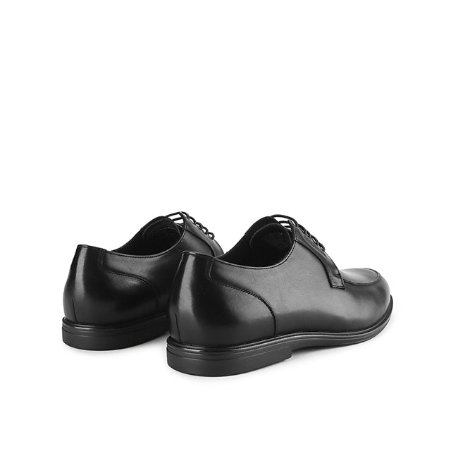 Albin Henrick In Black