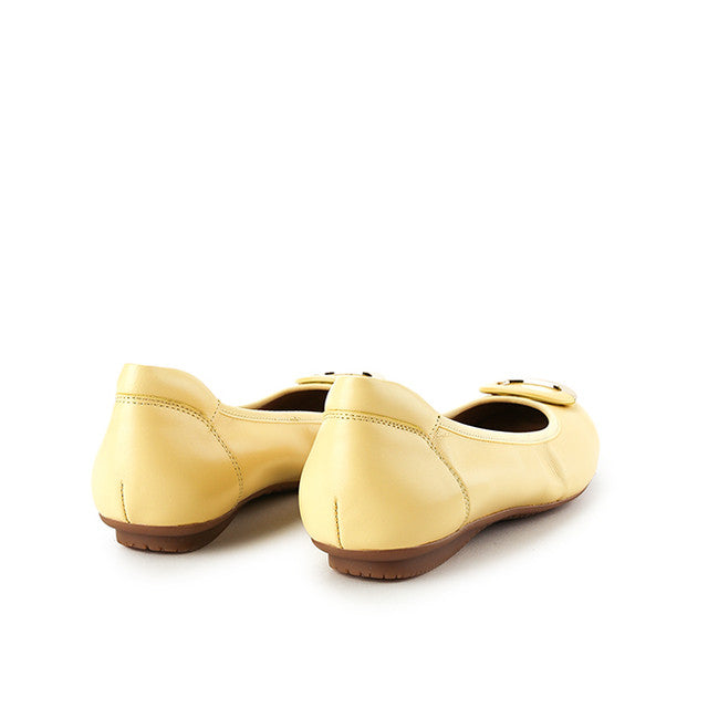 Gracie Leiva In Light Yellow