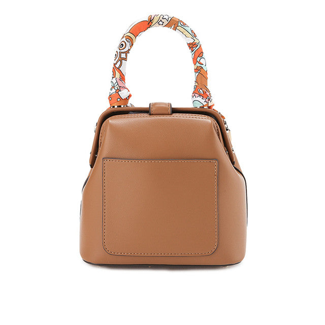 Dion Top Handle M In Tan