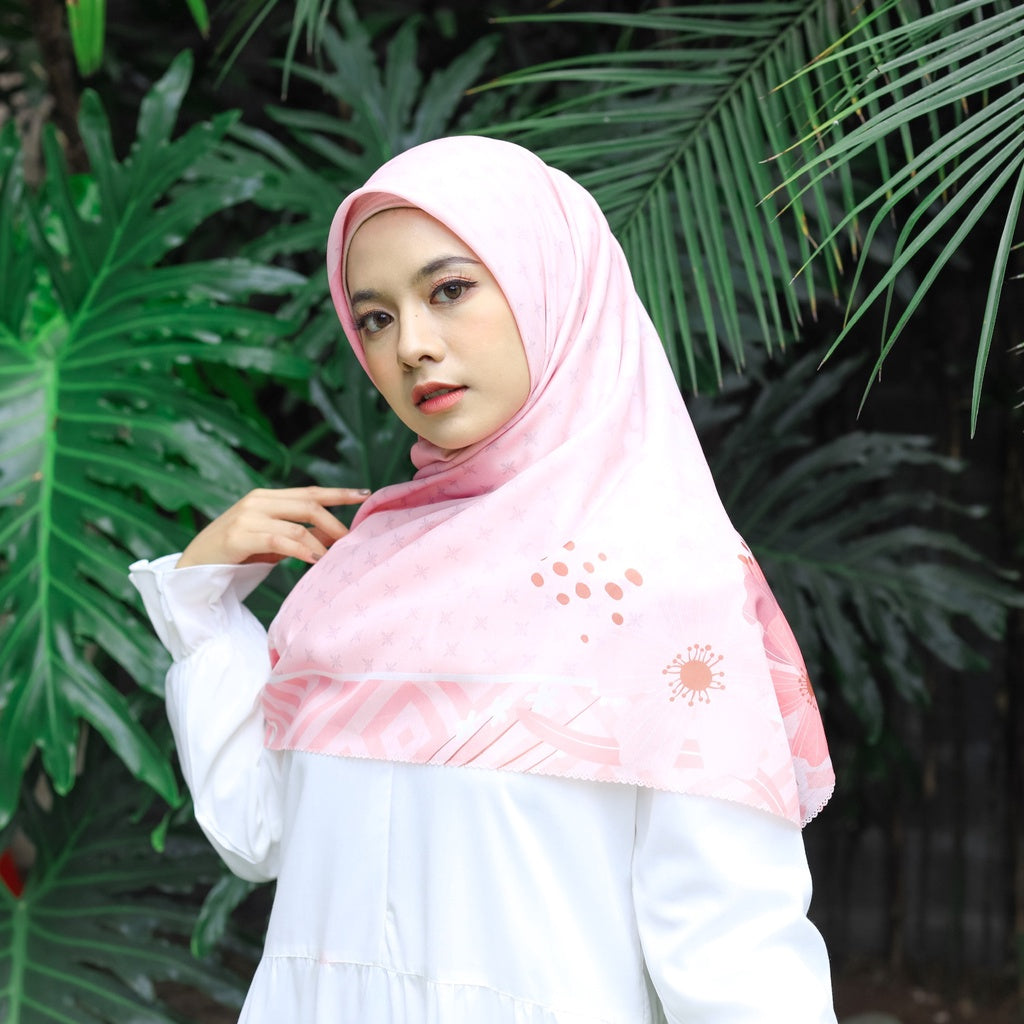 Nayanika Hijab Motif Voal Ultrafine Dusty Pink
