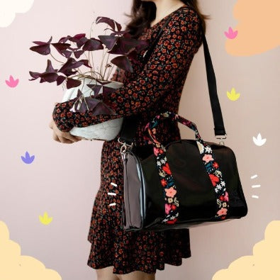 Sovlo Carla Clear Sling Bag Kembang Nusantara