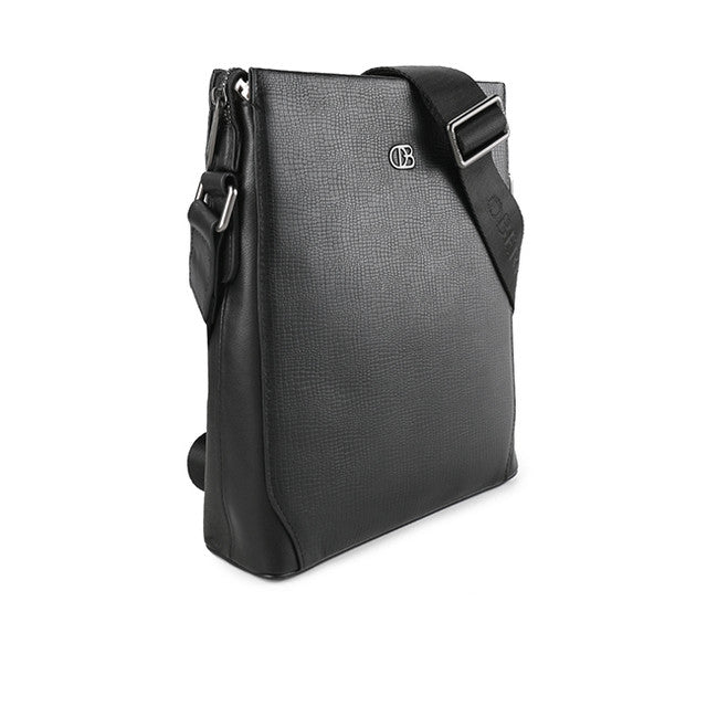 Waco Sling Bag In Black