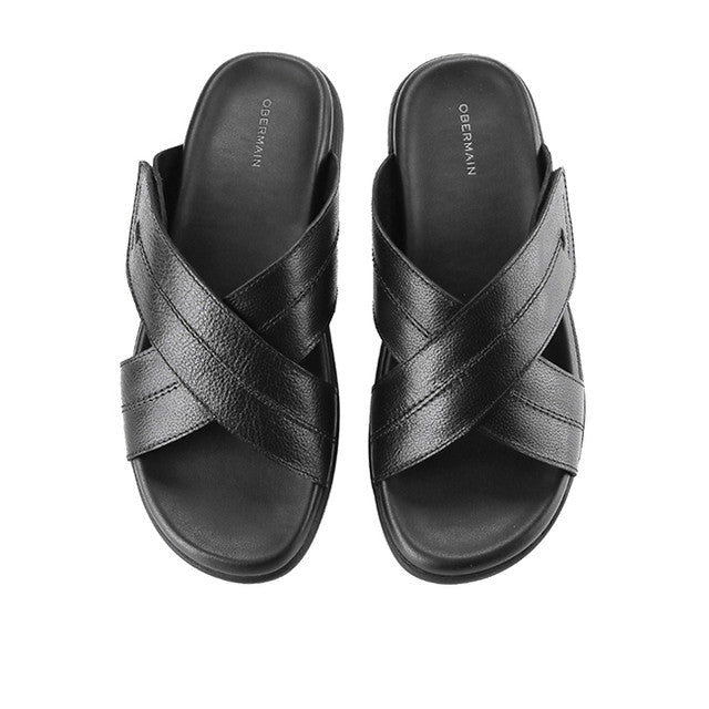 Felim Kavon In Black