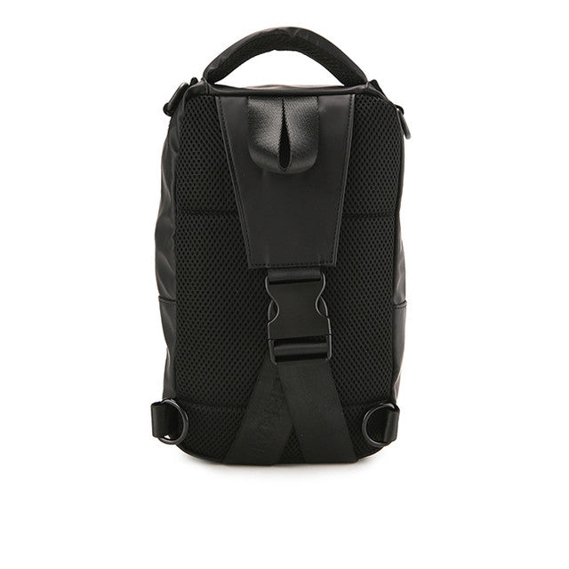 Obermain Tas Pria James 1 Chest Bag In Black