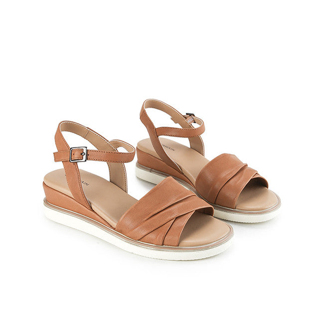 Meg Jett In Camel