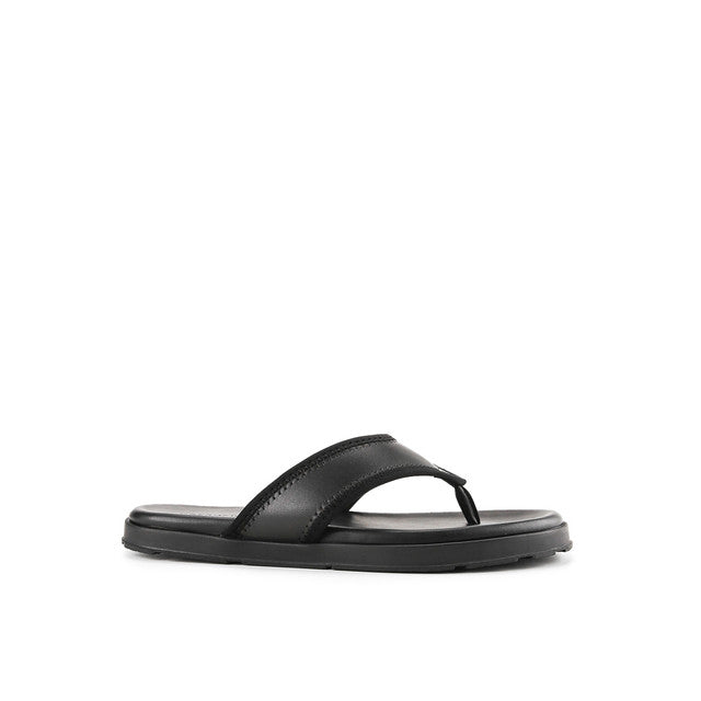 Fredy Kodis In Black