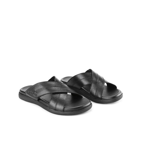Felim Kavon In Black